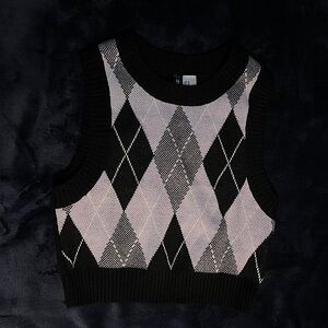 Black and light purple argyle sweater vest.